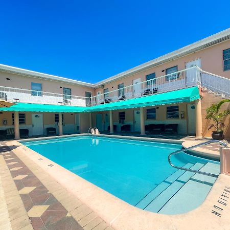 Paradise Oceanfront By Hbh Hollywood Luaran gambar